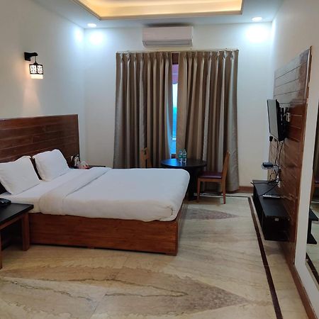 Orchha Club And Resort - Ocr Εξωτερικό φωτογραφία