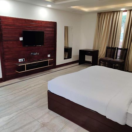 Orchha Club And Resort - Ocr Εξωτερικό φωτογραφία