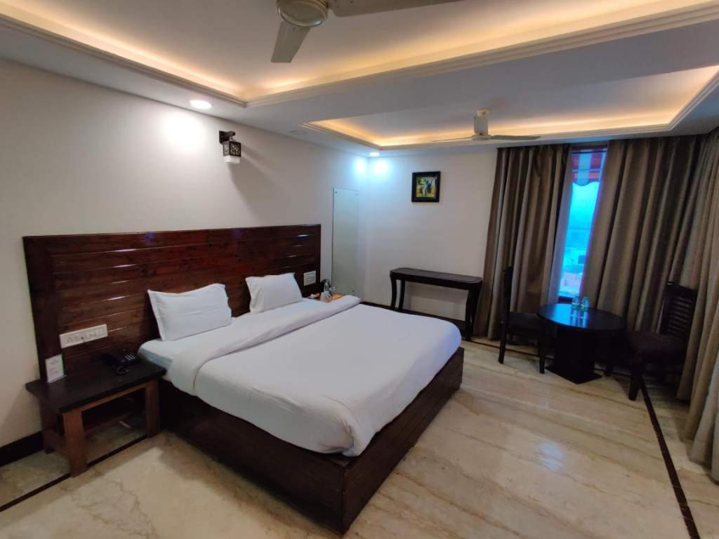 Orchha Club And Resort - Ocr Εξωτερικό φωτογραφία