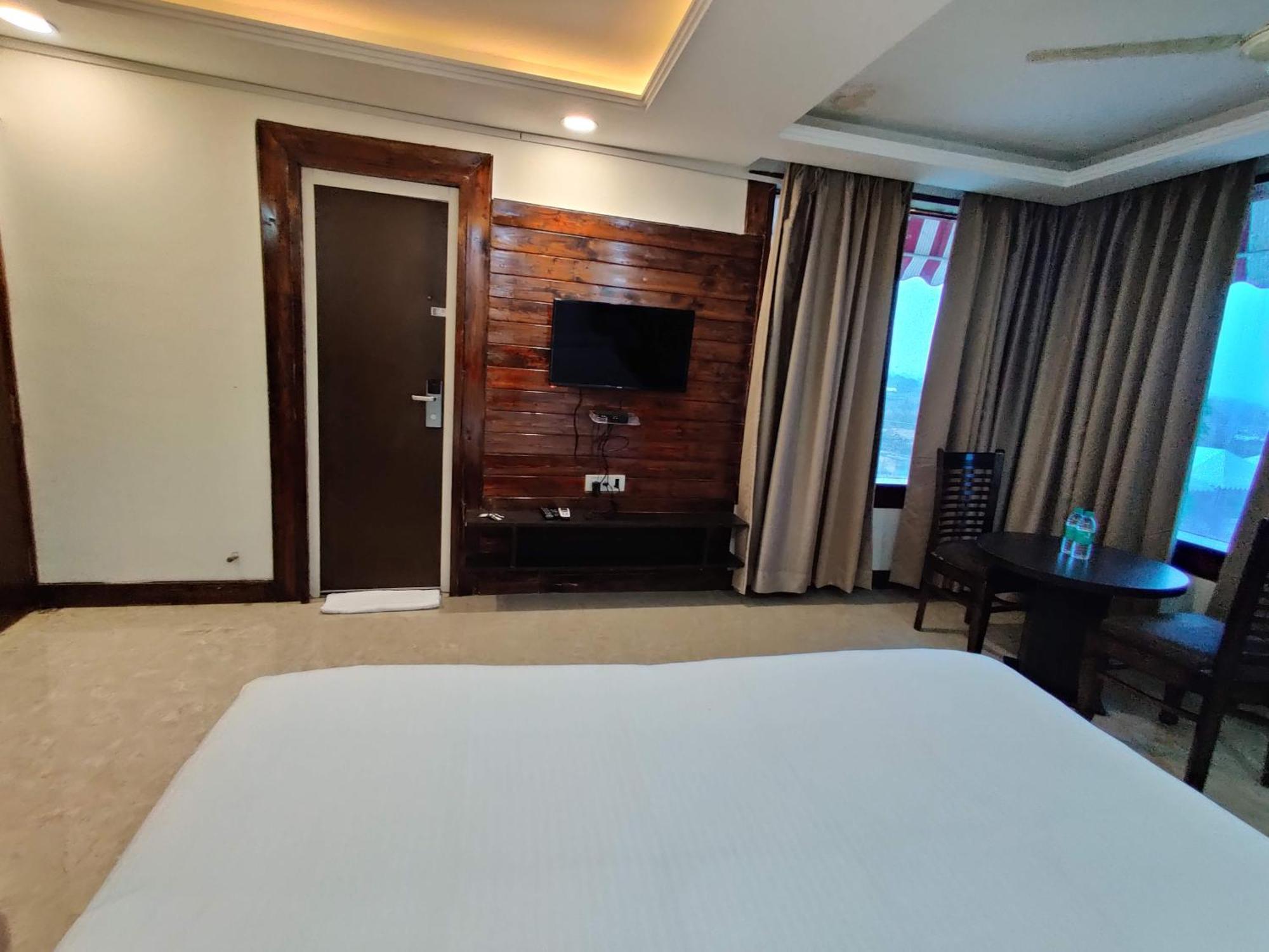 Orchha Club And Resort - Ocr Εξωτερικό φωτογραφία