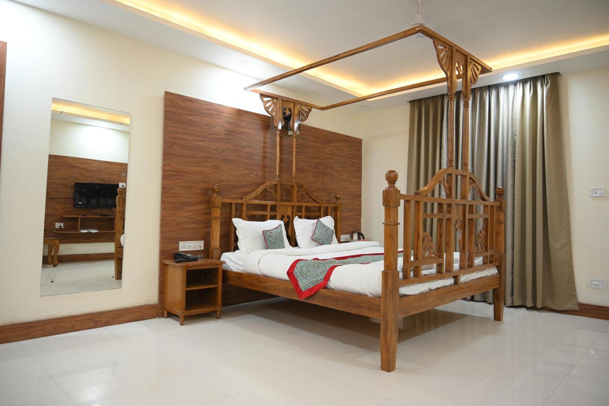 Orchha Club And Resort - Ocr Εξωτερικό φωτογραφία