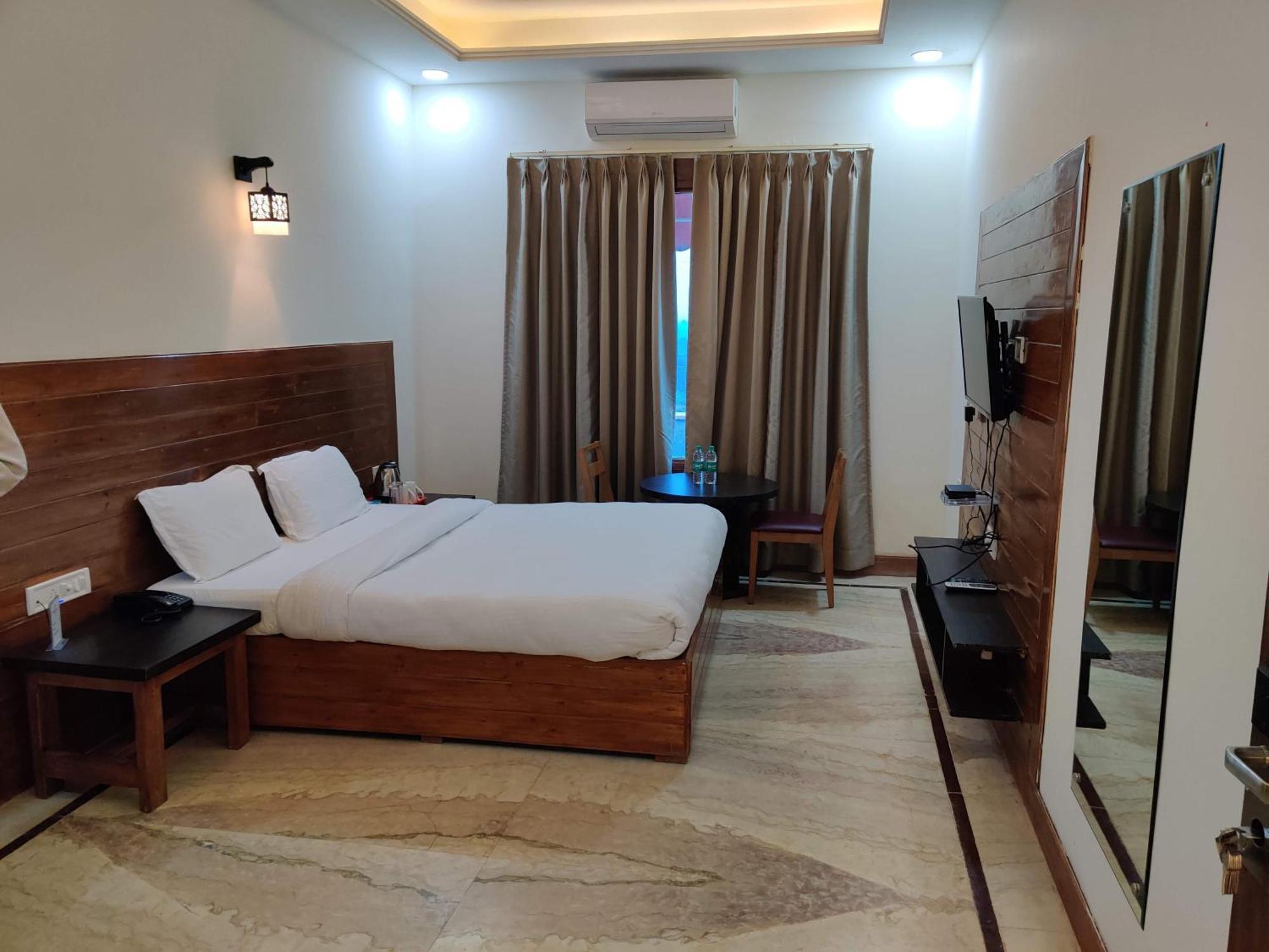Orchha Club And Resort - Ocr Εξωτερικό φωτογραφία