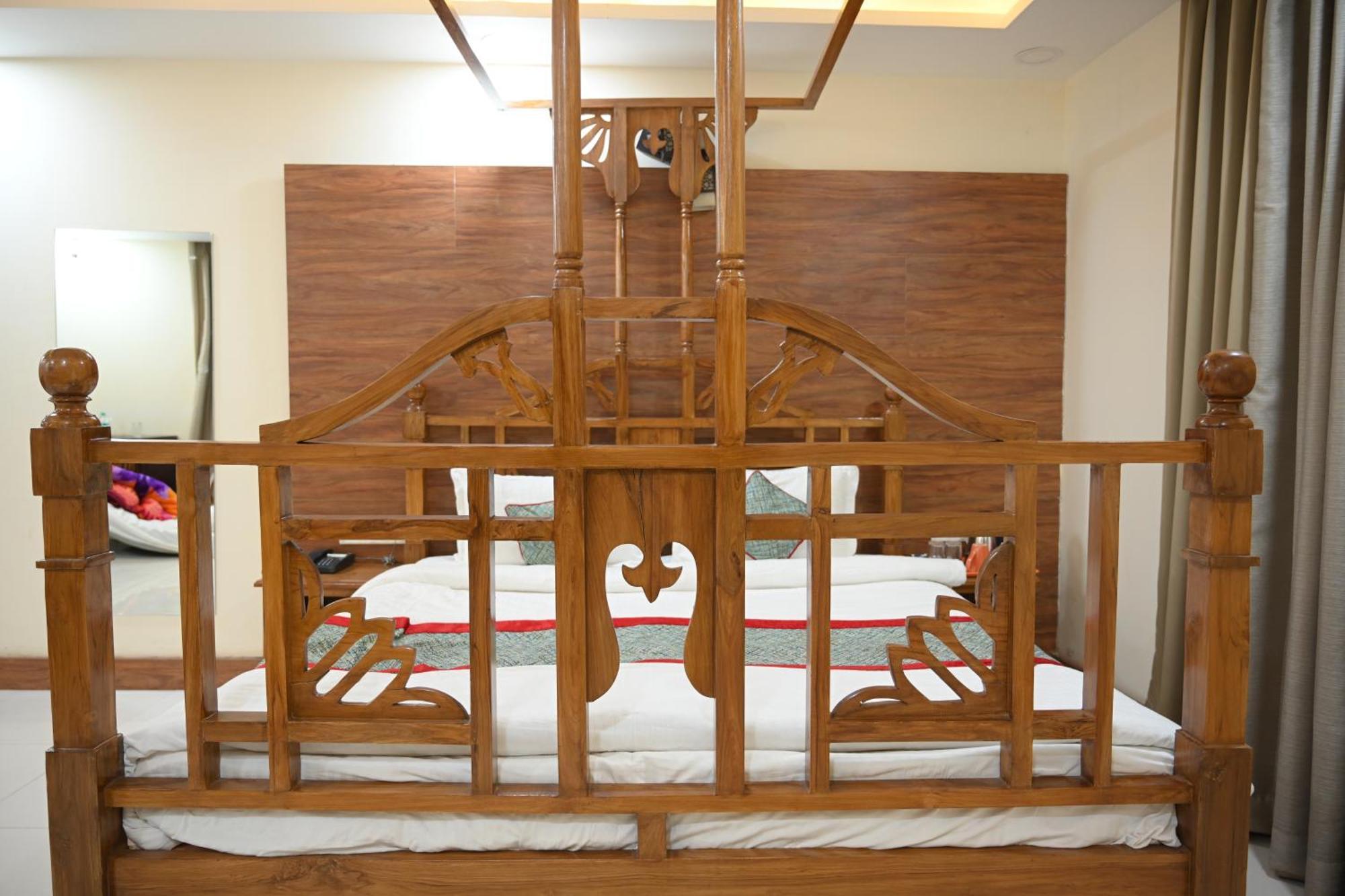 Orchha Club And Resort - Ocr Εξωτερικό φωτογραφία