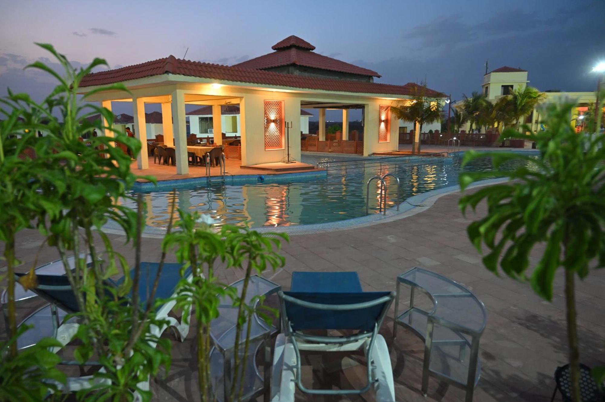 Orchha Club And Resort - Ocr Εξωτερικό φωτογραφία
