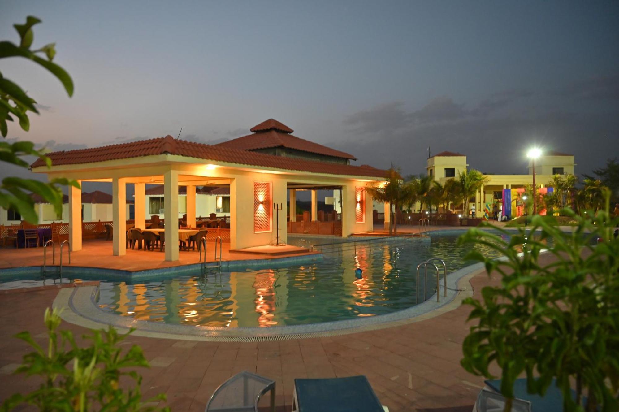 Orchha Club And Resort - Ocr Εξωτερικό φωτογραφία