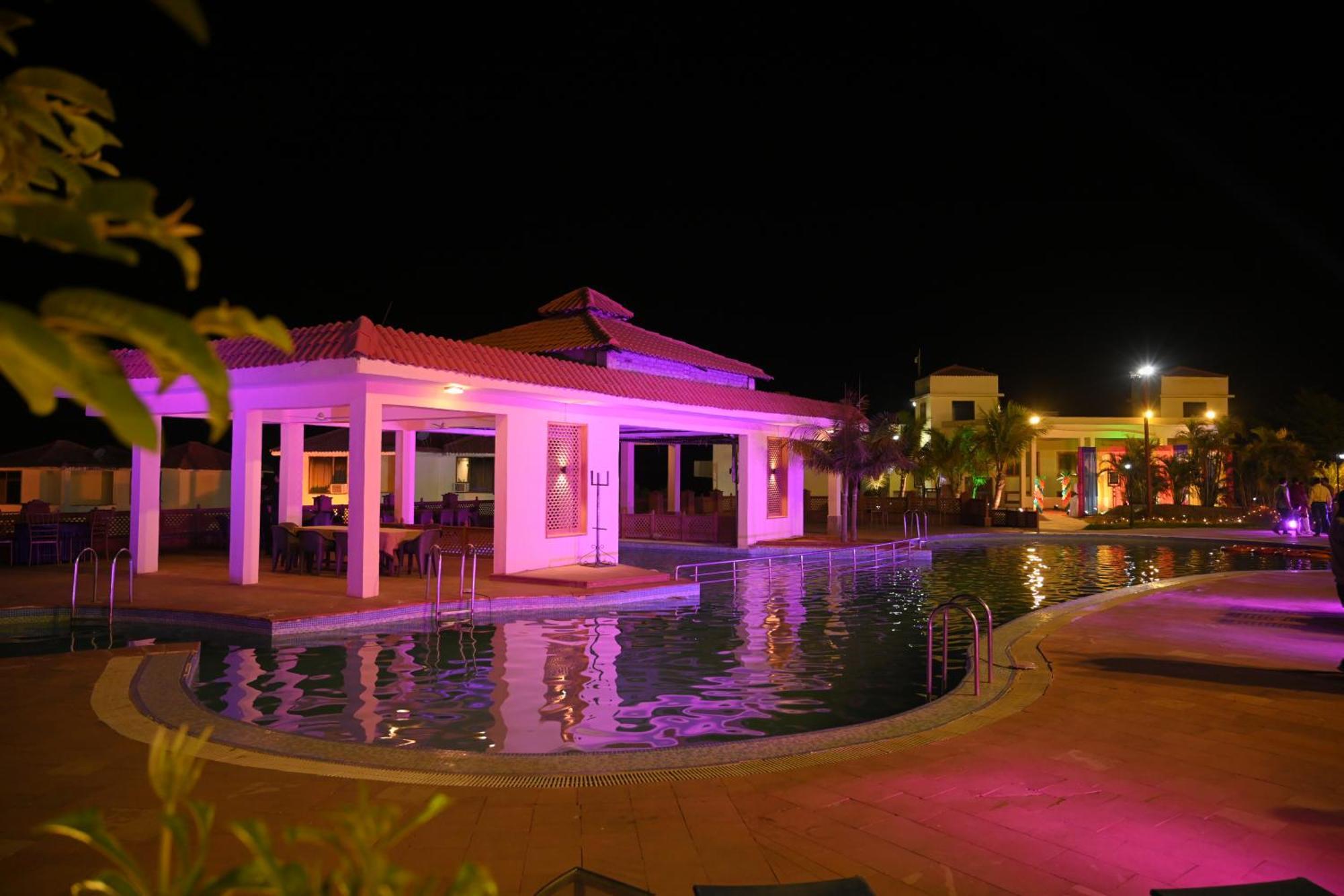Orchha Club And Resort - Ocr Εξωτερικό φωτογραφία