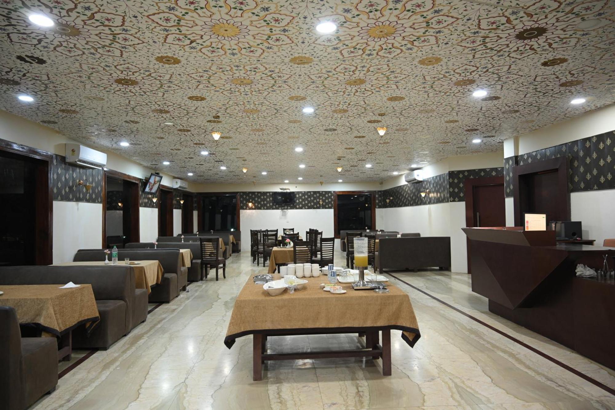 Orchha Club And Resort - Ocr Εξωτερικό φωτογραφία