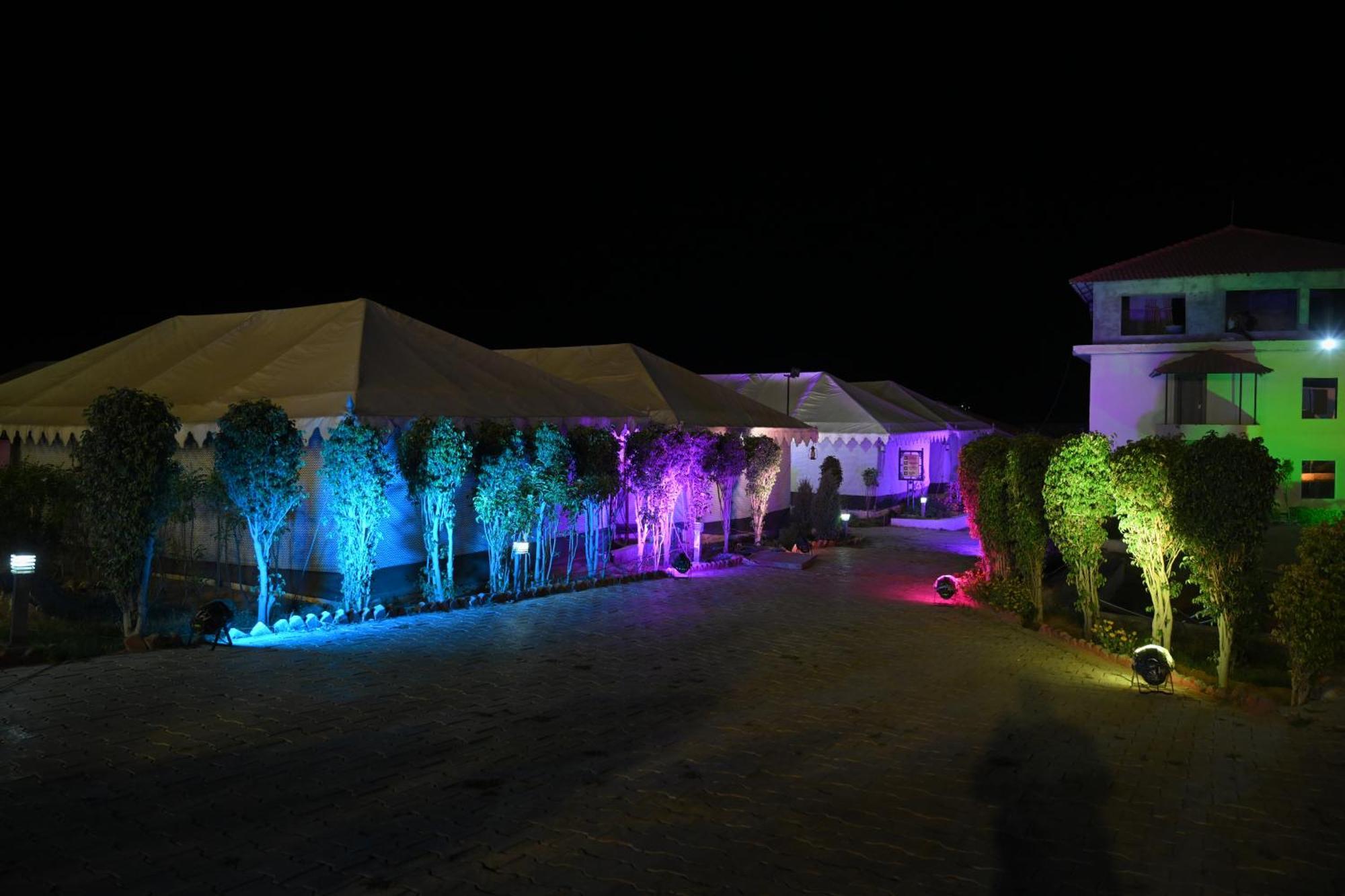 Orchha Club And Resort - Ocr Εξωτερικό φωτογραφία