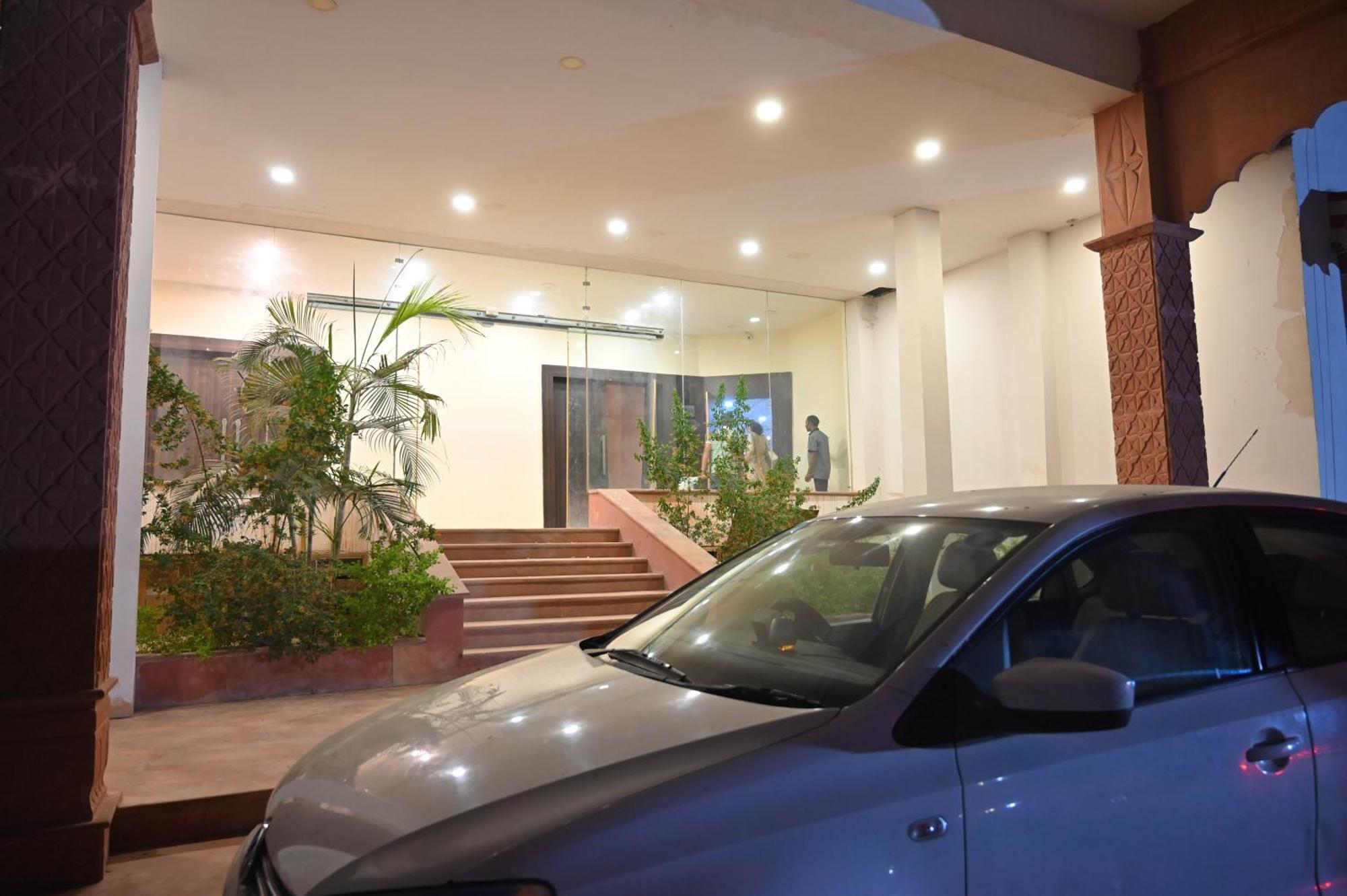 Orchha Club And Resort - Ocr Εξωτερικό φωτογραφία