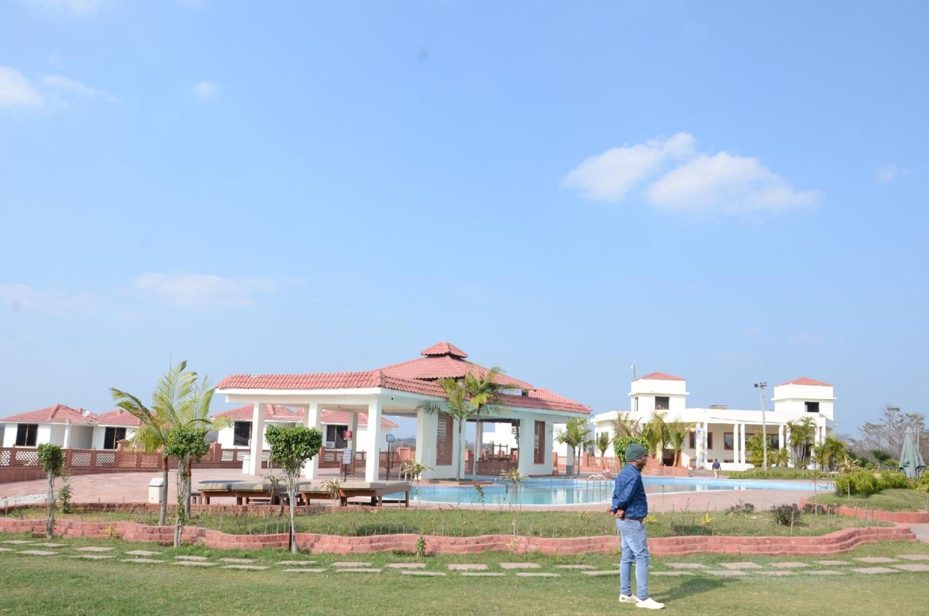 Orchha Club And Resort - Ocr Εξωτερικό φωτογραφία